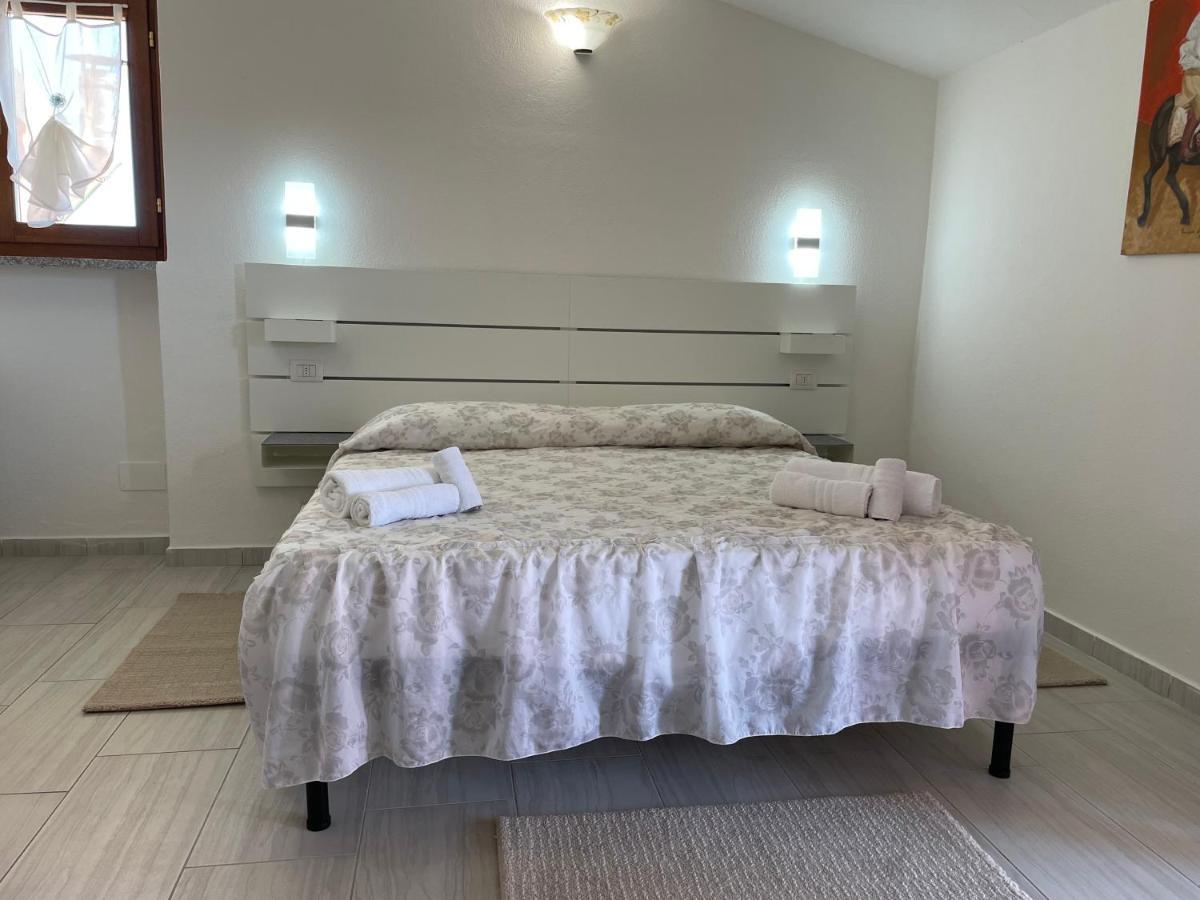 B&B Da Tizy San Teodoro  Exteriör bild