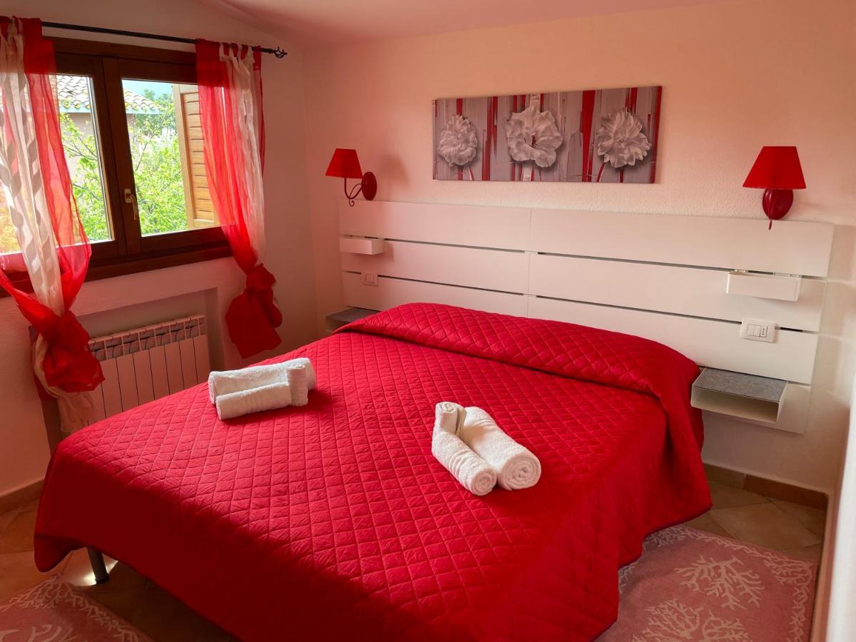 B&B Da Tizy San Teodoro  Exteriör bild
