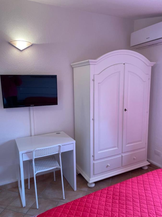 B&B Da Tizy San Teodoro  Exteriör bild