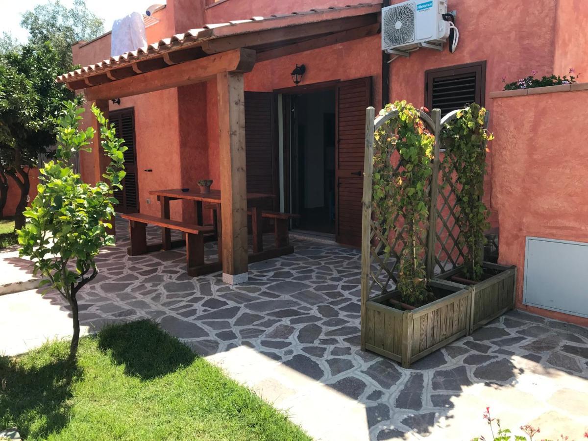 B&B Da Tizy San Teodoro  Exteriör bild