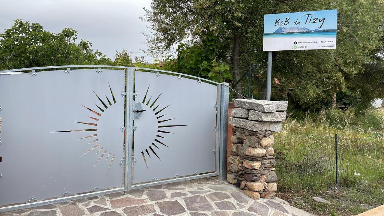 B&B Da Tizy San Teodoro  Exteriör bild