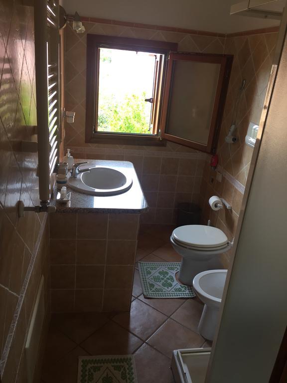 B&B Da Tizy San Teodoro  Exteriör bild