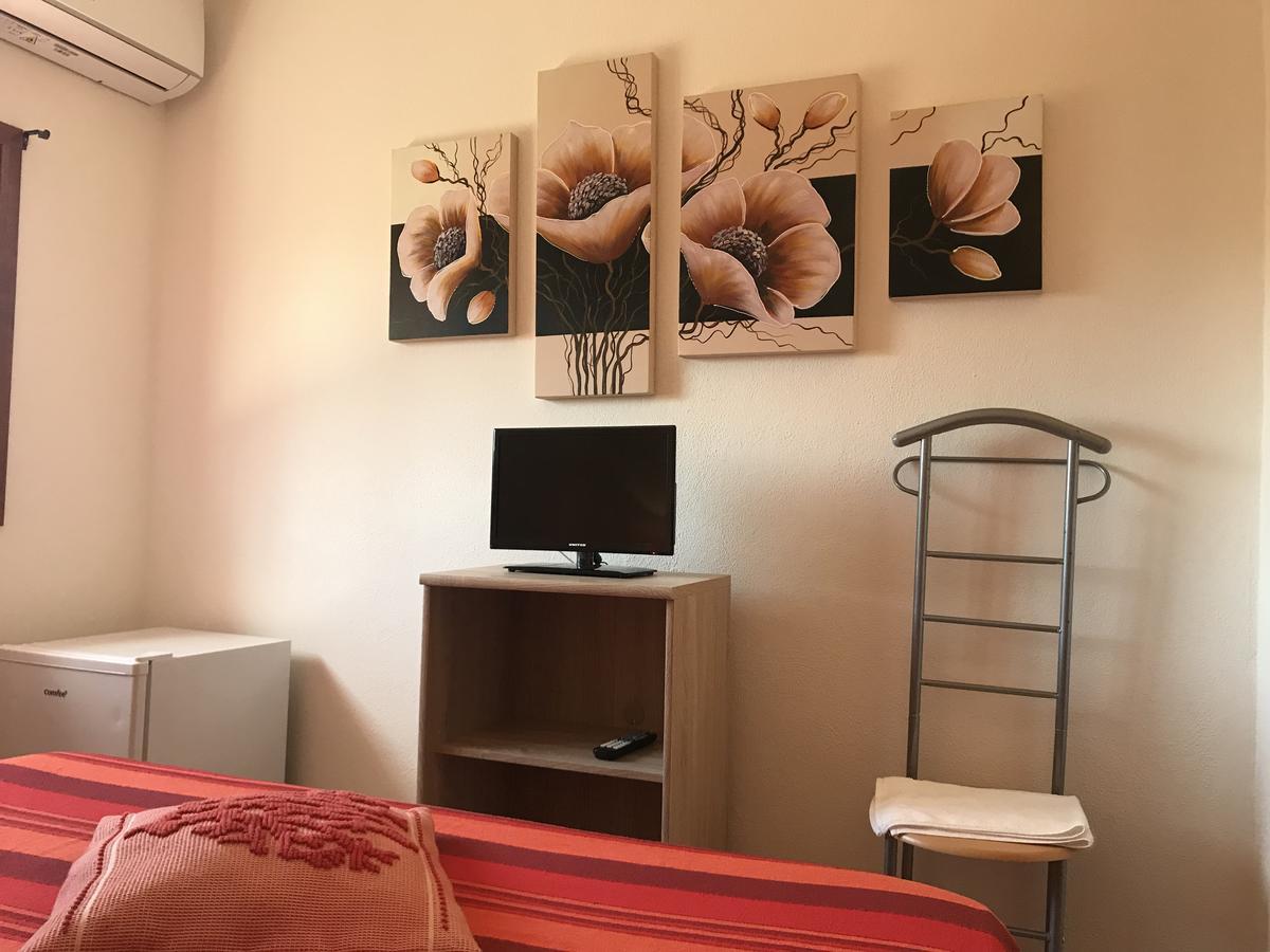 B&B Da Tizy San Teodoro  Exteriör bild